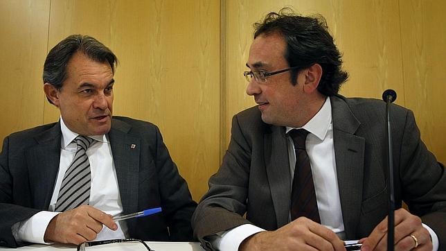 Mas distribuye un panfleto con sus falsedades sobre la secesión