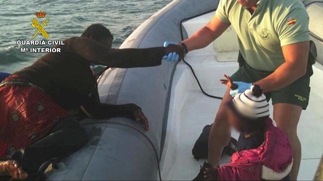 Liberados 10 menores utilizados por mafias para la entrada de inmigrantes