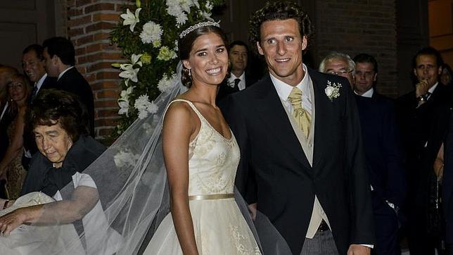 Diego Forlán se casa con su novia Paz Cardoso ante fuertes medidas de seguridad