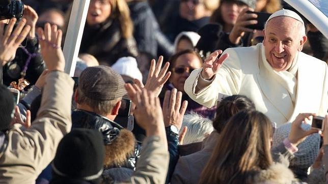 El Papa denuncia guerras económicas y financieras que «destruyen vidas, familias y empresas»