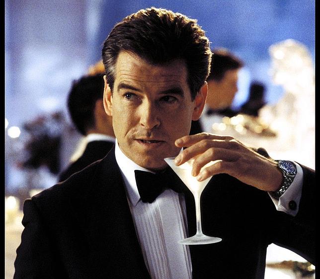 James Bond, un alcohólico con riesgo de cirrosis e impotencia