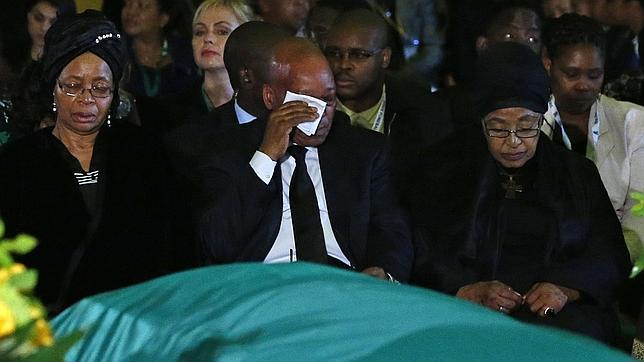 El CNA despide a Mandela envuelto en los colores de su bandera