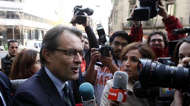 Los tres años de injerencias de Artur Mas hacia la Comunidad Valenciana