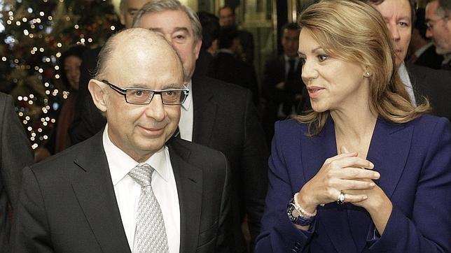 Cospedal, «sorprendida» por que PSOE e IU no se personen en el caso de UGT