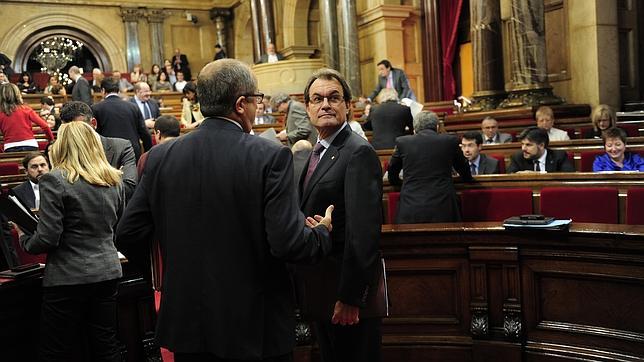 Artur Mas asegura que habrá consulta y rechaza adelantar las elecciones
