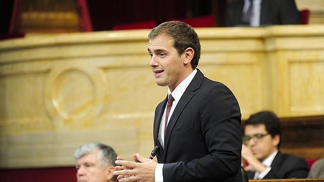 C's avisa del uso de datos de menores de edad en el censo de la consulta