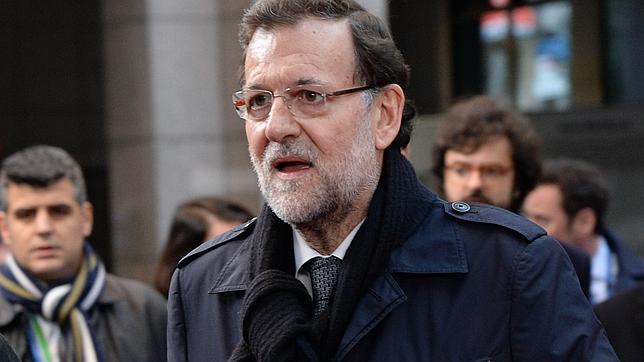 Un policía para a Rajoy en la cumbre europea y le pide que se identifique