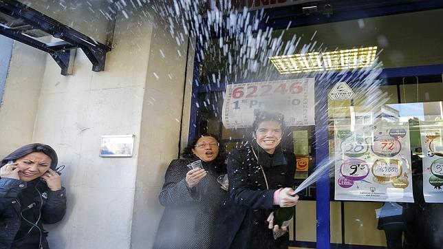 Lotería de Navidad 2013: El sorteo deja 25,3 millones en premios en la Comunidad Valenciana