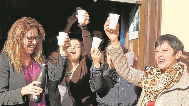 Lotería de Navidad 2013: las islas Canarias celebran el segundo y tres quintos premios