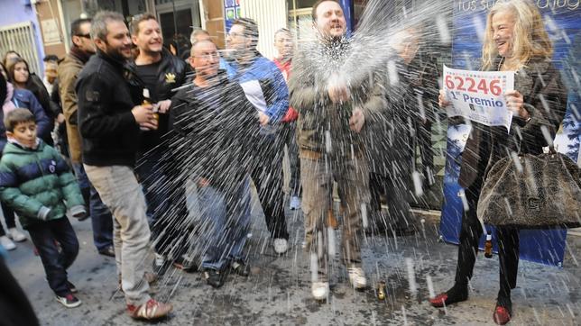 Lotería Navidad 2013: El Gordo deja 4 millones en Quintanar de la Orden