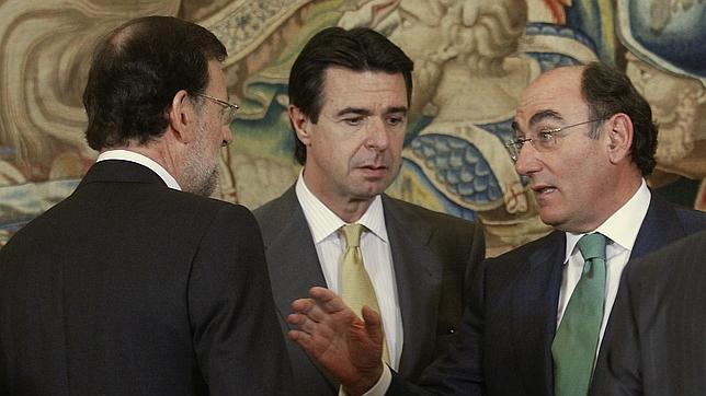 Industria retiene el aval del Estado a los 3.600 millones de déficit de las eléctricas