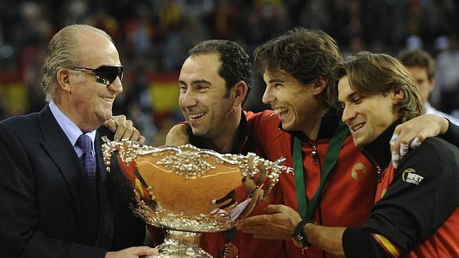 Nadal celebra la quinta Davis con el Rey, Albert Costa y David Ferrer