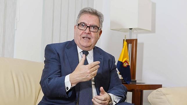 Bravo de Laguna pide al Obispo de Tenerife que se pronuncie sobre el traslado de los restos de Fernando Guanarteme