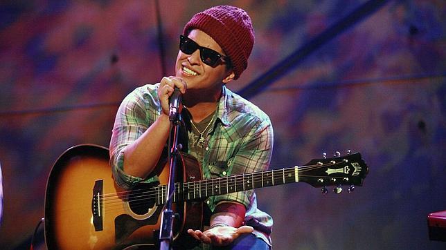 Bruno Mars lidera la venta de discos en 2013 con «Unorthodox Jukebox»