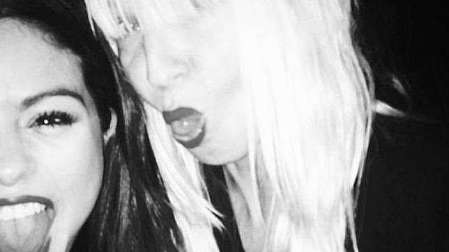 Selena Gómez, de fiesta con Katy Perry, Miley Cyrus y Sia