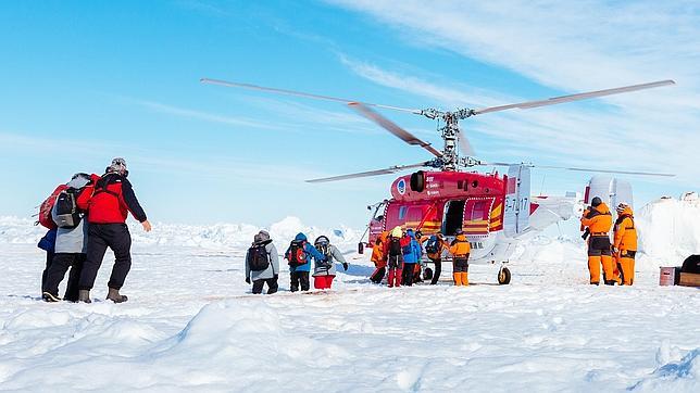 Rescatados con éxito todos los pasajeros del buque ruso atrapado en la Antártida
