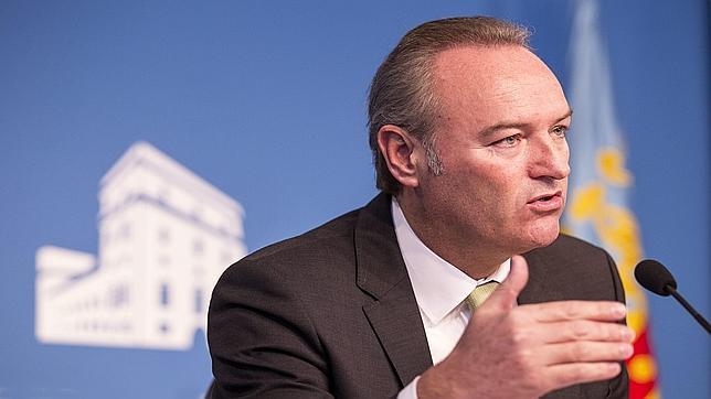 Fabra pide al Gobierno 1.500 millones más en 2014 para sanidad y educación