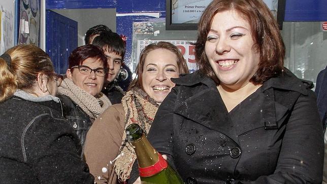 Lotería de El Niño 2014: La lotera de Monforte ha repartido la suerte y se queda un pellizquito