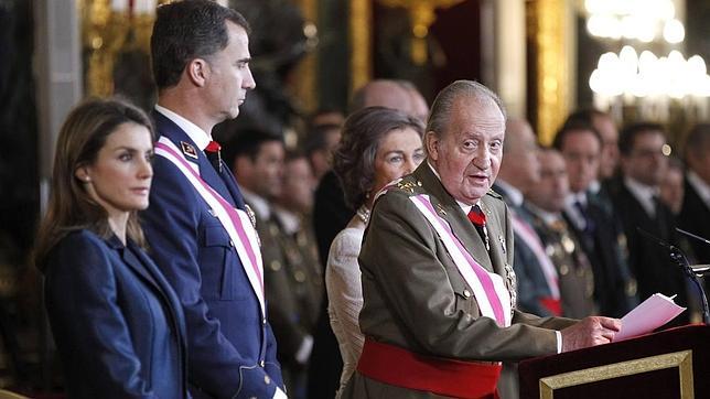 El Rey celebra junto a la Reina y los Príncipes la Pascua Militar en el Palacio Real