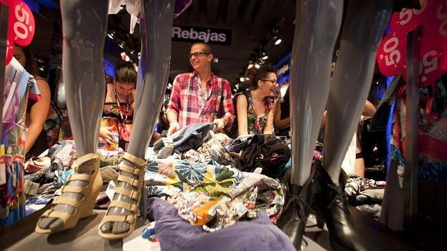 Imagen de archivo de una tienda en rebajas en Madrid