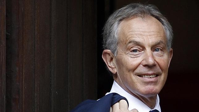 Tony Blair, blanco de las críticas por su estilo de vida