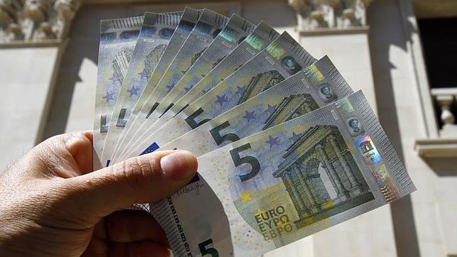 Intervienen 8.000 euros falsos en una operación con diez detenidos