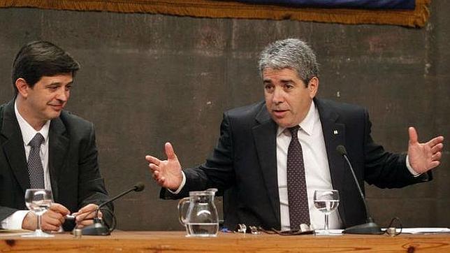 Pinchazo de Francesc Homs en Tenerife: su «derecho a decidir» no llega a la mitad del aforo
