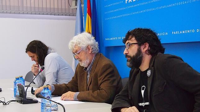 AGE insulta al PP «yonqui de la especulación urbanística» y «camello de las grandes fortunas»