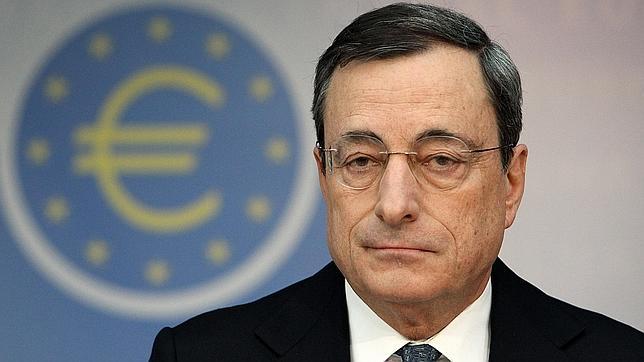 Draghi anuncia que mantendrá los tipos bajos durante un periodo «prolongado» de tiempo