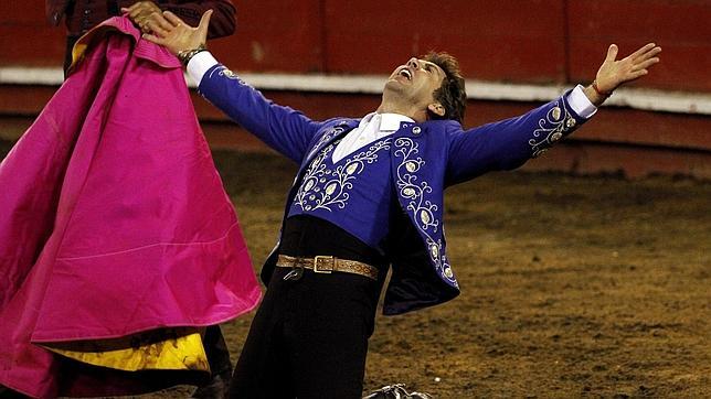 Hermoso de Mendoza, primer rejoneador en ganar la Catedral de Manizales