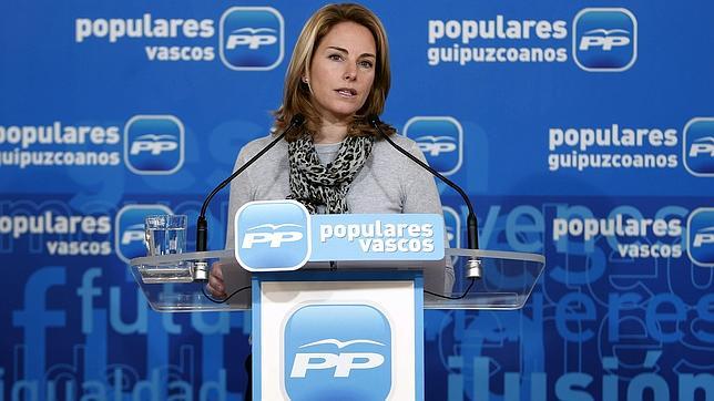 Quiroga: «Cada vez que la democracia aprieta a Batasuna, el PNV sale en su auxilio»