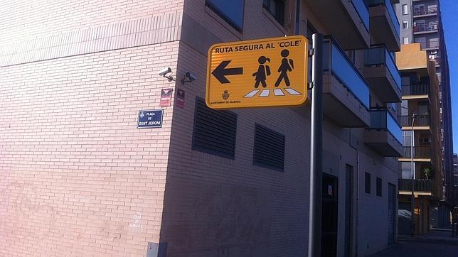Valencia implanta una «ruta segura» para que los niños vayan solos al colegio