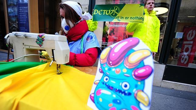 Greenpeace alerta de tóxicos en ropa infantil de marcas internacionales