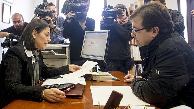 Fernández Vara renuncia a estar aforado