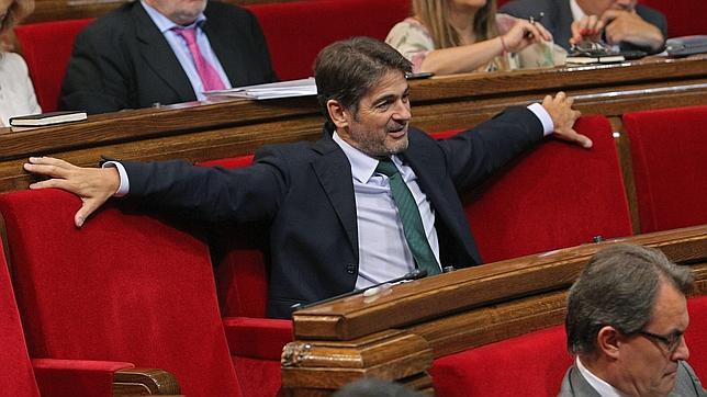 El juez ve indicios de cohecho en Pujol y su esposa y lo investigará en el caso ITV