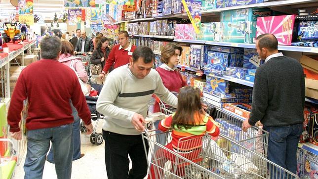 Los servicios de estudios privados mejoran las previsiones para 2014