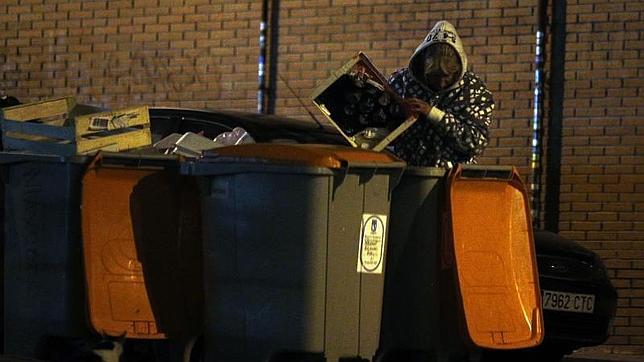 Los «clientes» de la basura en Madrid