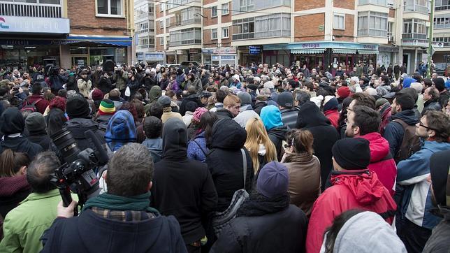 Más de 2.000 personas se manifiestan en Burgos contra el alcalde