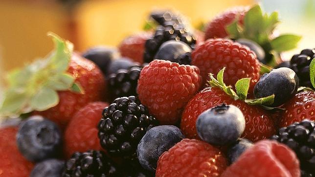 Los frutos rojos y morados son muy saludables para el cerebro