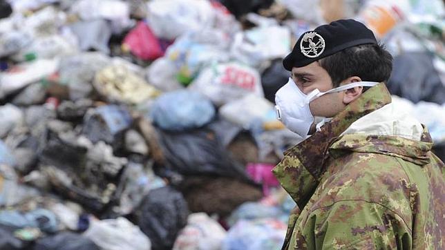 Indignación en Nápoles por una ordenanza contra los excrementos de perro