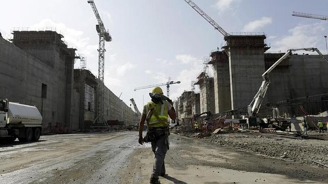El consorcio propone cofinanciar los 1.600 millones de sobrecoste del Canal de Pánama