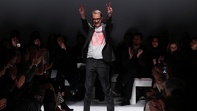 Marco Zanini, el sucesor de Schiaparelli, lo borda en su desfile en París