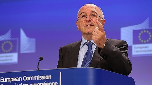 Almunia se quejó a Caja Madrid por no renovar la beca de su hijo en Harvard