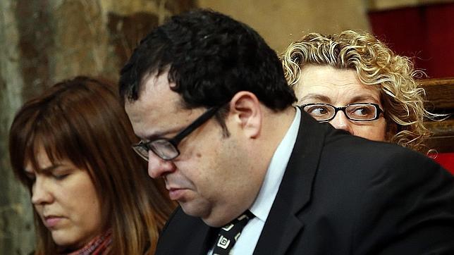 El PSC castiga a los tres diputados díscolos a la última fila del Parlament