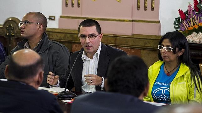 Maduro utilizará sus poderes especiales para controlar las telenovelas