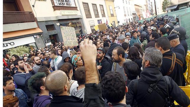 Cuatro detenidos en la visita de Wert en Tenerife