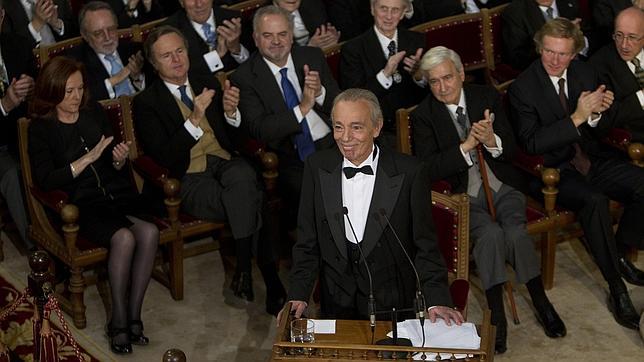 José Luis Gómez contagia la emoción del teatro a la Academia