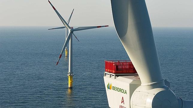 Iberdrola conecta a la red sus primeros aerogeneradores marinos en Reino Unido