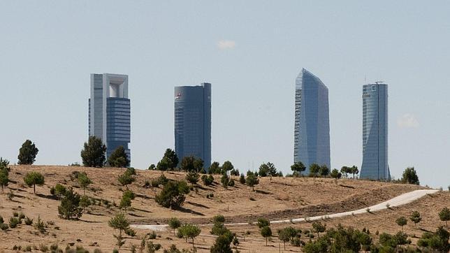 Las cuatro torres son actualmente las mayores alturas edificadas de la capital