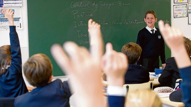 Los niños españoles suspenden al hablar en público